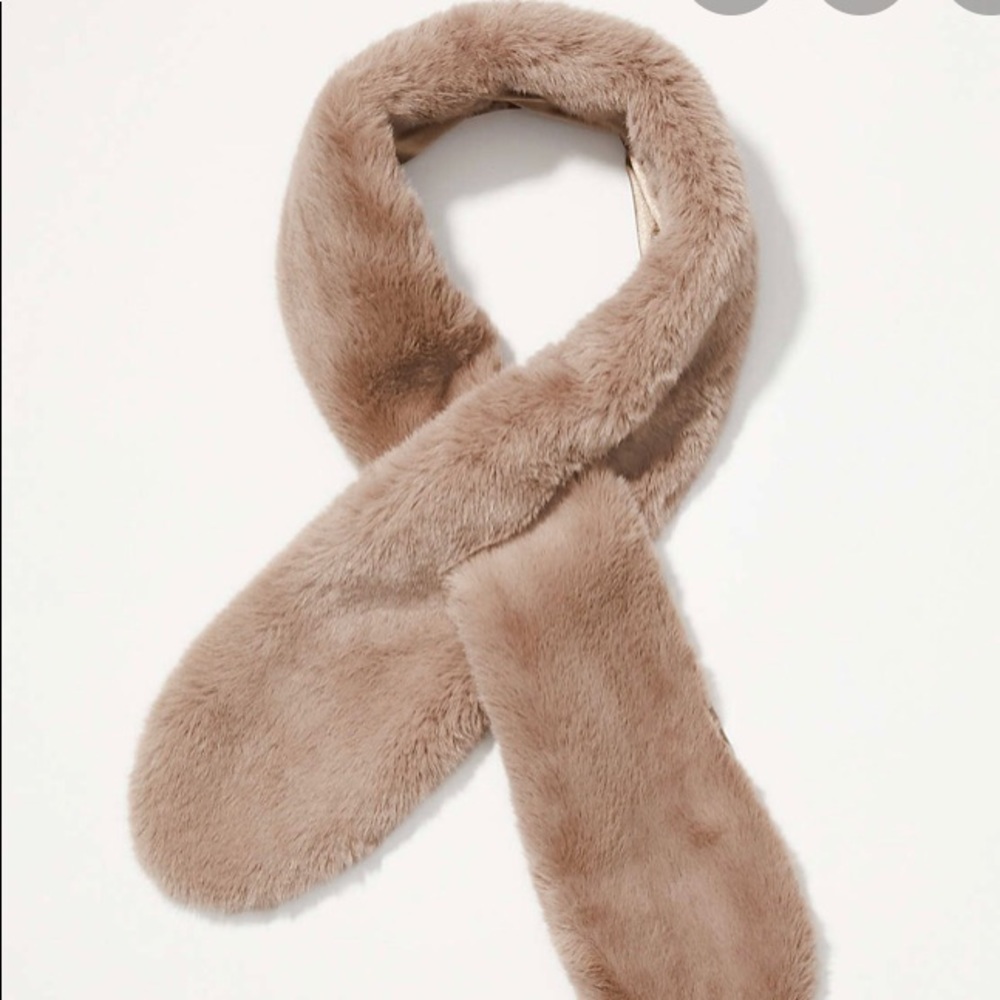 NWT LOFT Women's Faux Fur‎ Stole